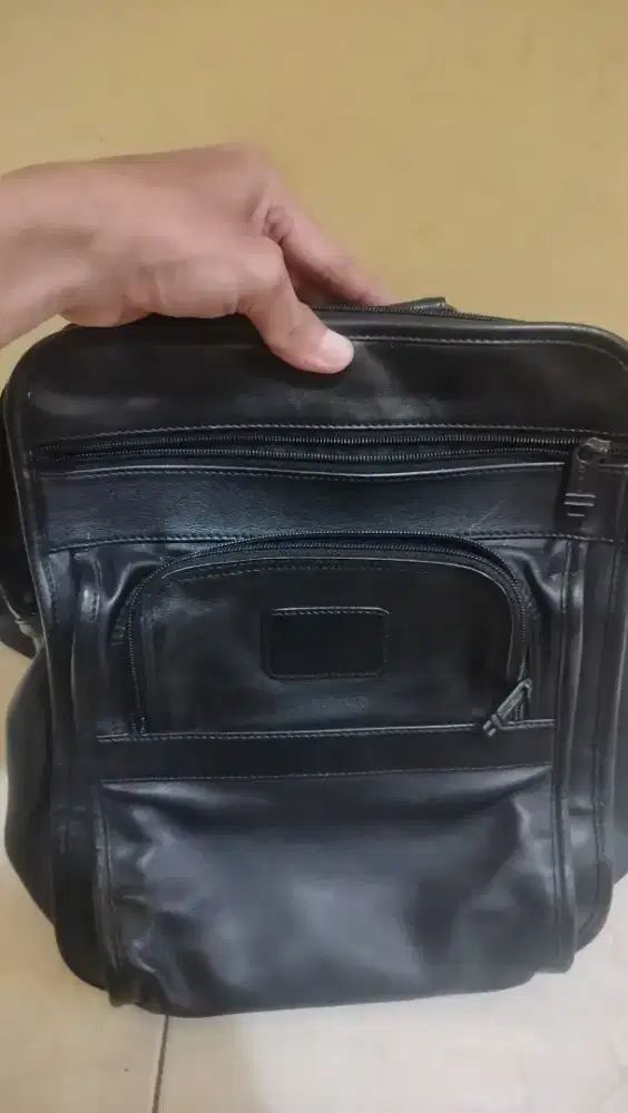 Tas Tumi Kulit Slingbag