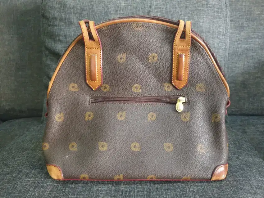 Tas cewe kulit logo Papilon preloved original