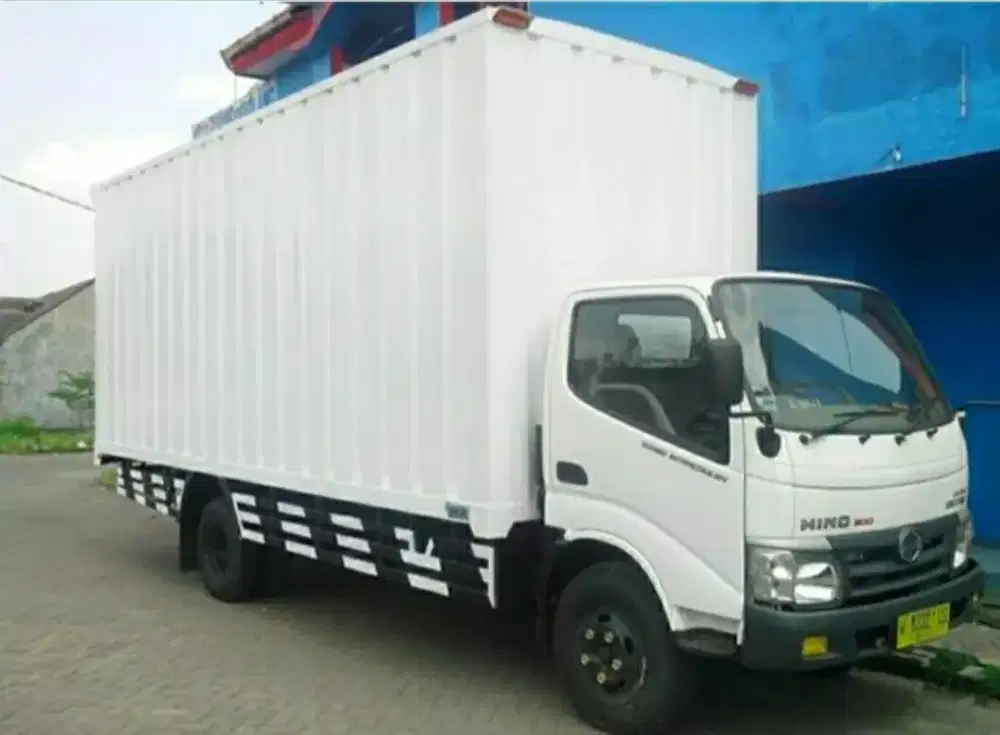 Jasa sewa truk cdd box, wing box, fuso, tronton dll