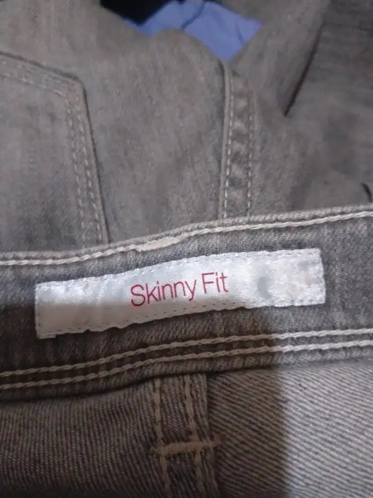 Jeans uniqlo size 28