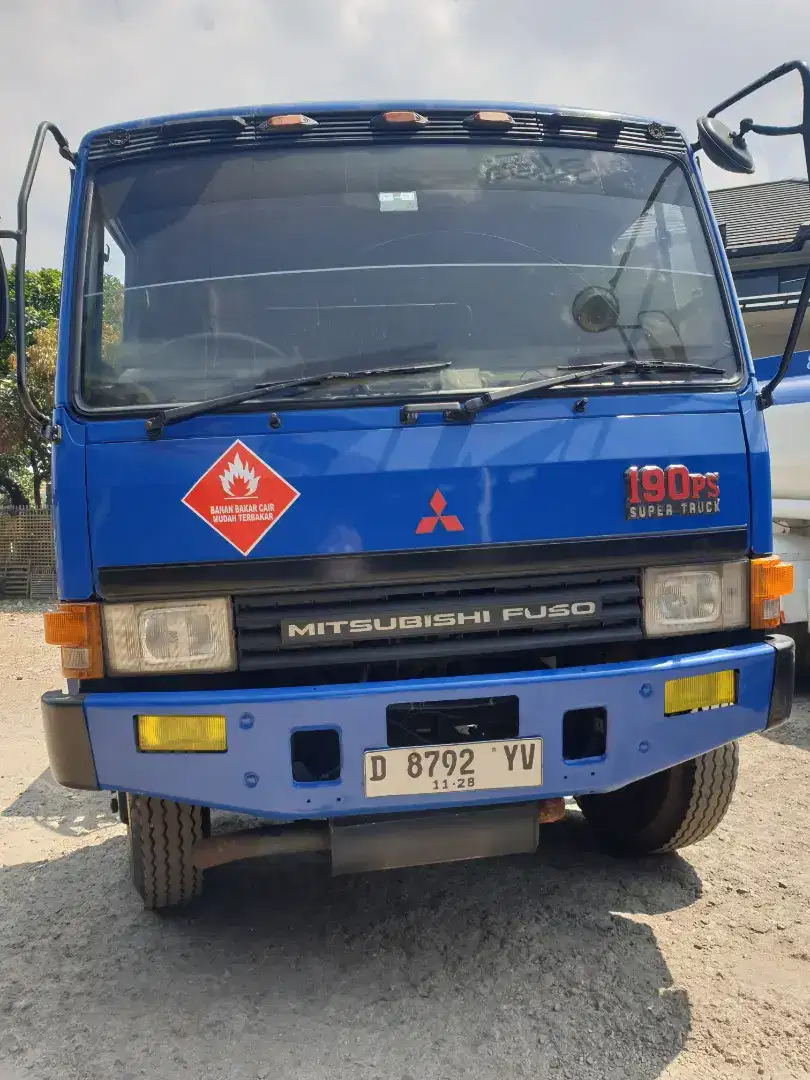 Mitsubishi fuso FM 517 TANGKI