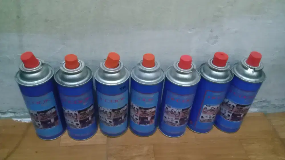 Jual tabung Gas  kosong ada 10 pcs .