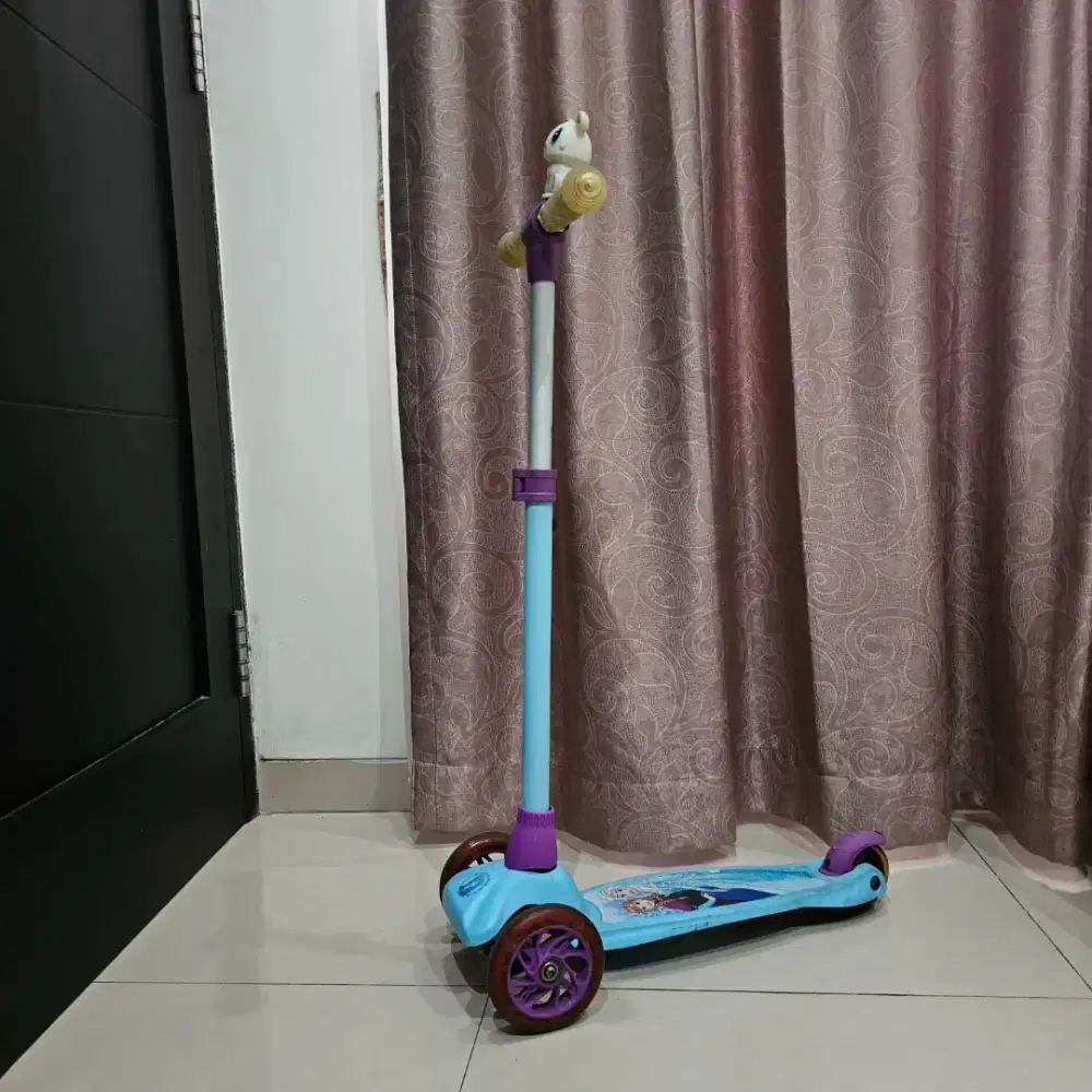 Skuter Anak Disney Frozen Original Seken dijual Murah