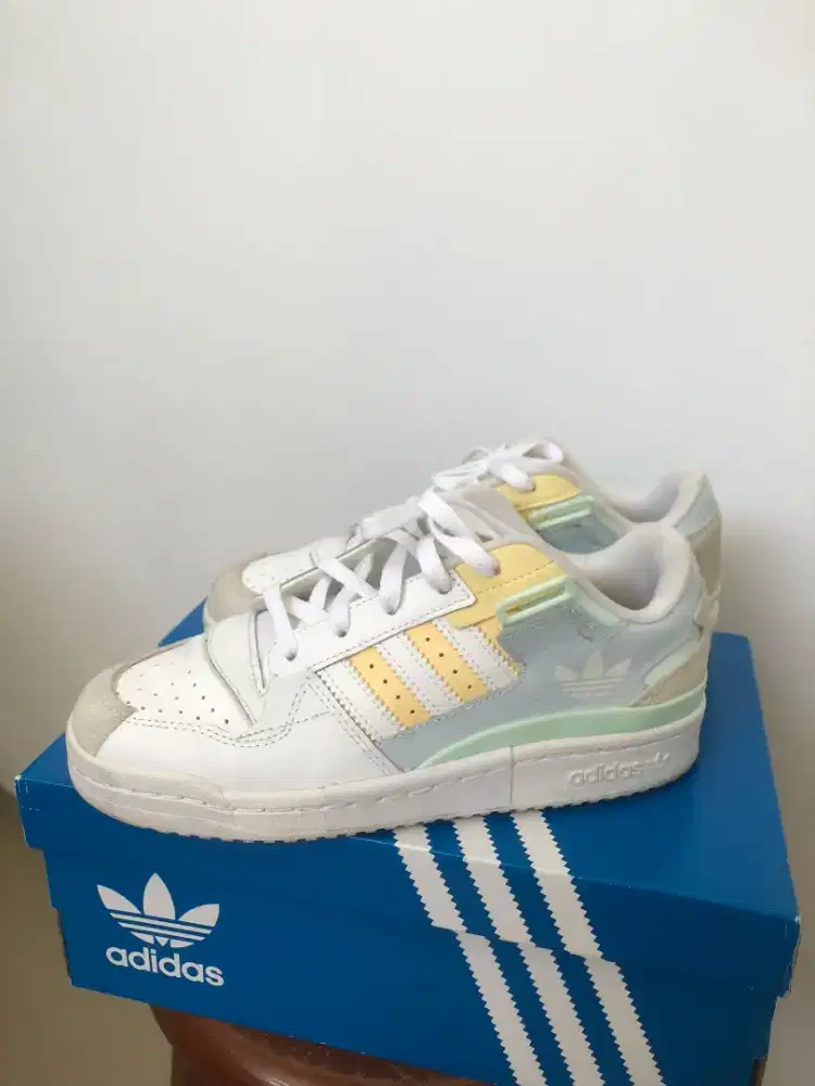 Sepatu Adidas kondisi 99,99% seperti baru