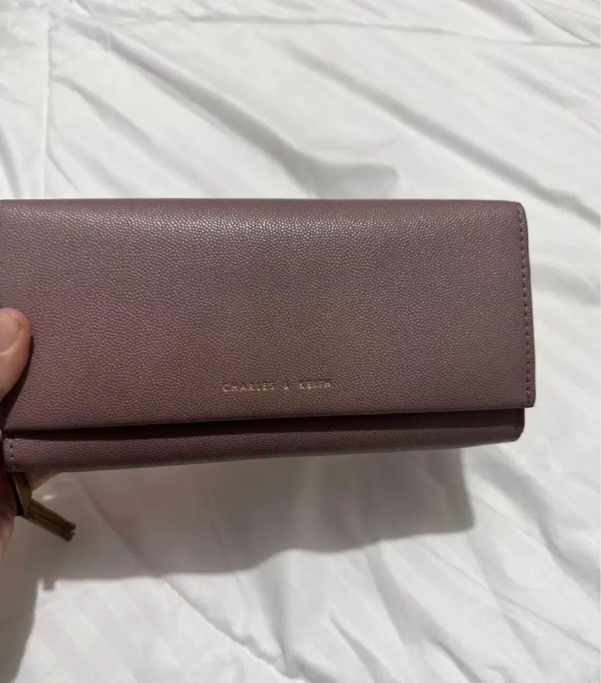 Dompet original charles and keith