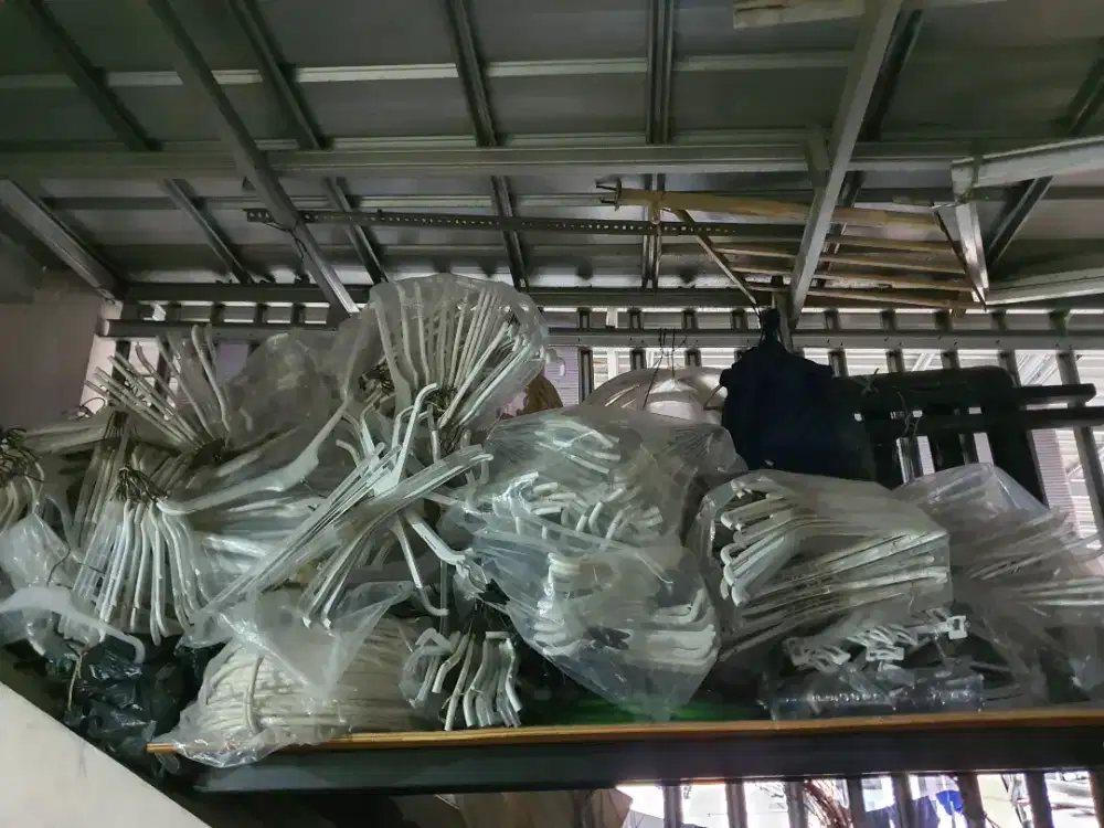 Hunger gantungan baju