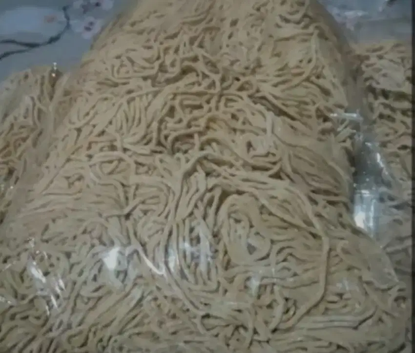 Mie mentah untuk bakmi ayam 1 kg isi 10