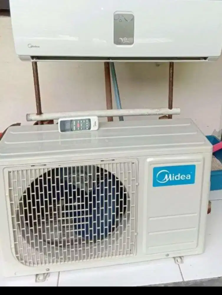 Jual ac akari dan midea 1/2pk bergaransi