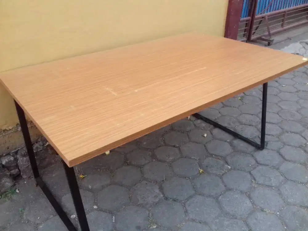 meja kantor meeting marketing kaki besi murah