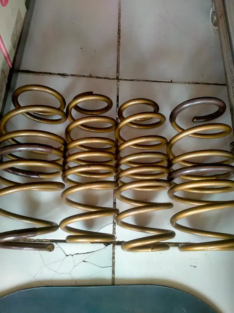 Per lowering kit recing ceper merk TEIN buat Mobilio Freed turun 3cm