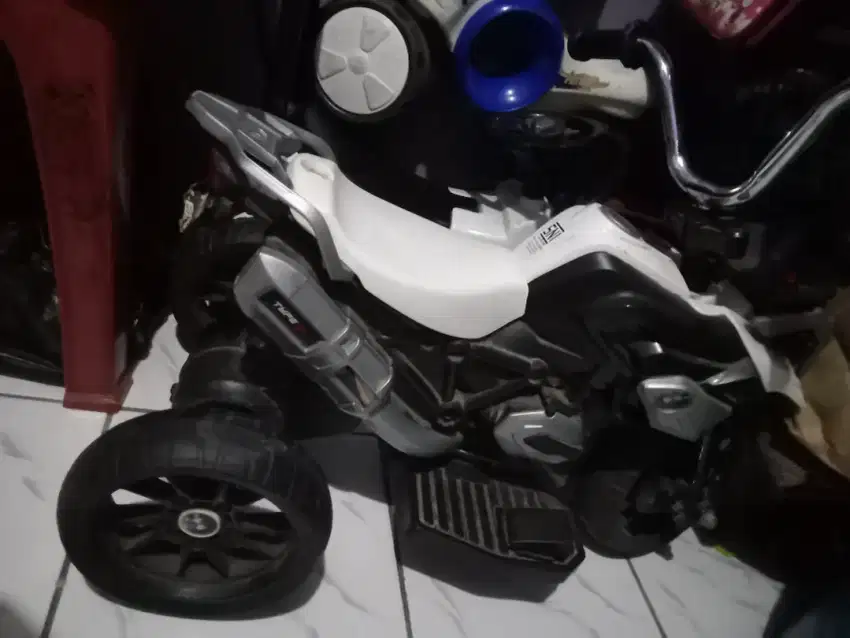 Motor aki cas anak