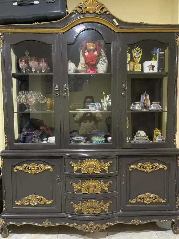 Jual lemari antik peninggalan