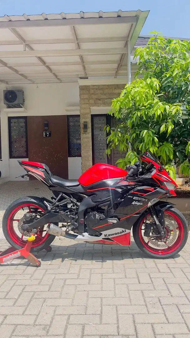 Dijual Kawasaki ZX25R ABS 2021