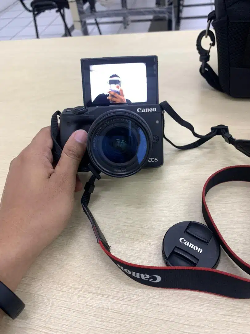 Canon EOS M3 Mirrorless - Bekas