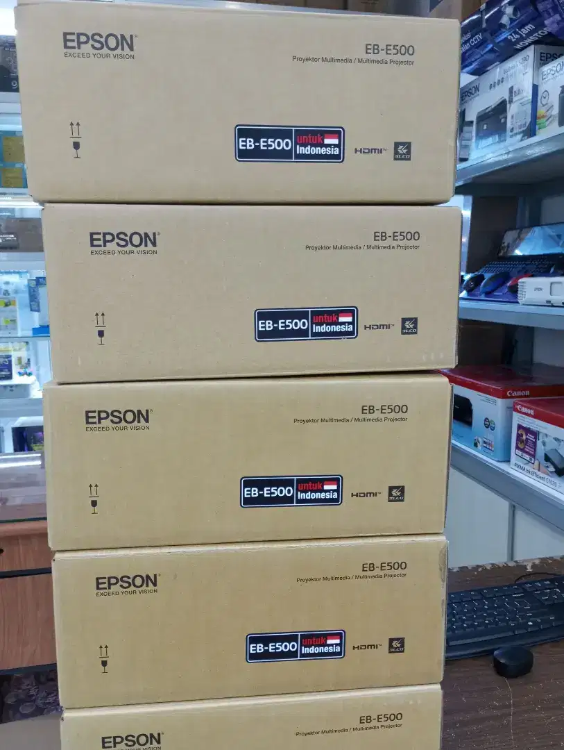 Projector EPSON EB-E500 3300 ANSI Lumens VGA HDMI
