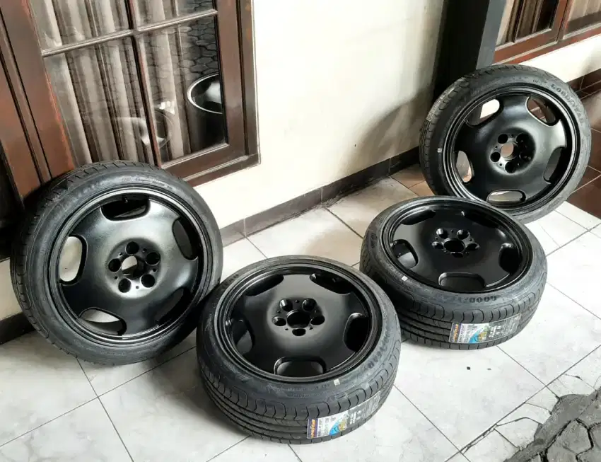 Velg R18/ Ring 18 et.35  Lebar 8.5 rata
Made in ITALY 

(TANPA BAN)