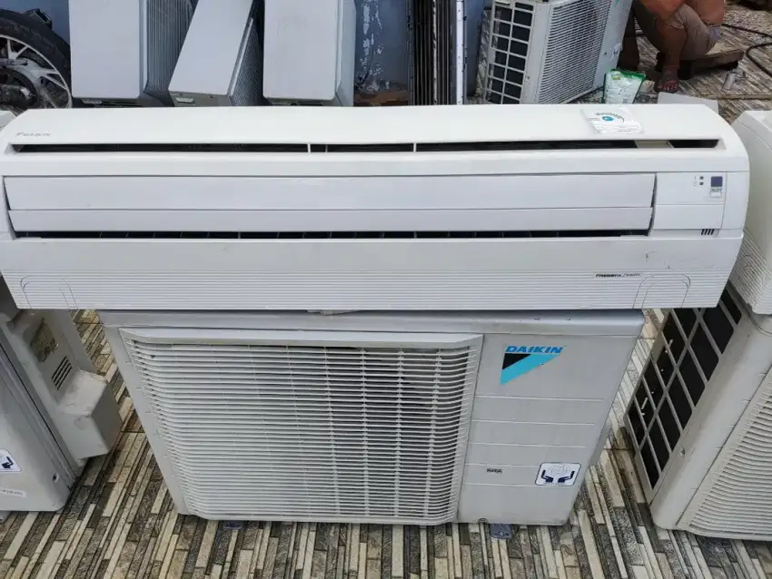 Di jual ac daikin 2 pk uda sama pasang