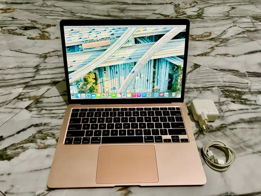 Macbook Air M1 Gold Resmi iBox