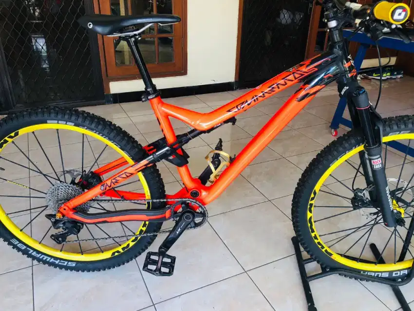 MTB Fullsus
Frame : Commencal (Alloy) 27,5 Inch