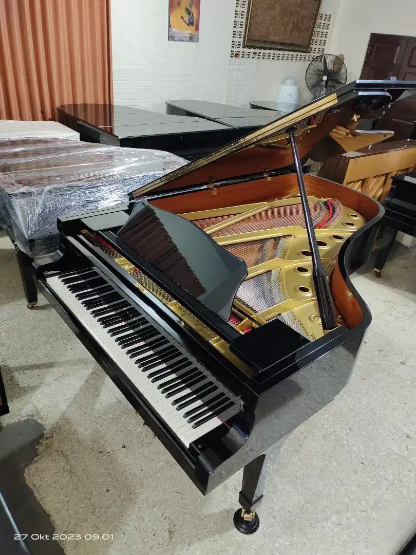 Grand Piano Yamaha C7 CONSERVATORY
