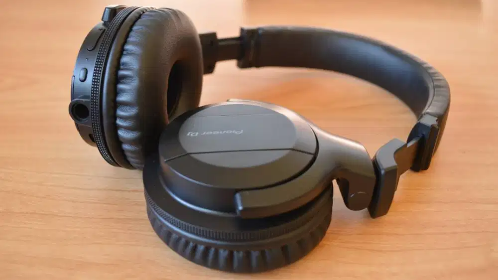 Pioneer DJ HDJ Cue 1 | Cue1 Professional DJ Headphone 100% BNIB