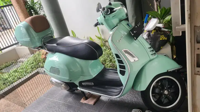 Dijual Vespa GTS Super 150 ABS