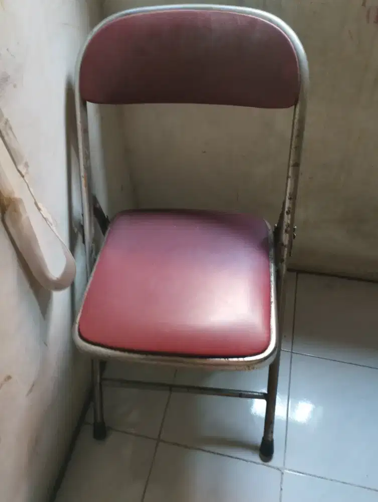 Kursi lipat merk chetos