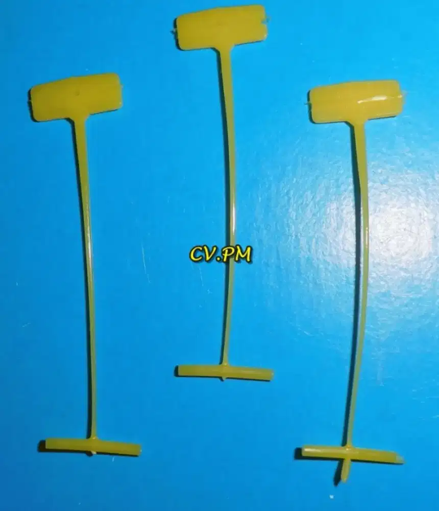 Tag pin warna Kuning