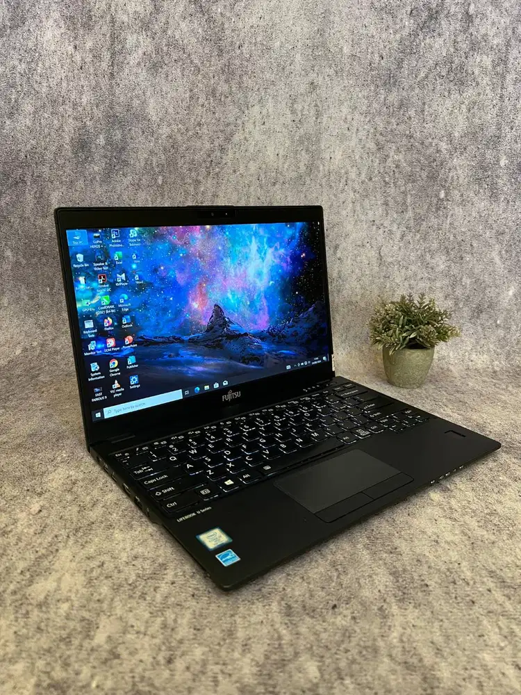 FUJITSU U939 CORE I7 GEN 8 SCREEN 13 INCH SLIM SUPER BANDEL