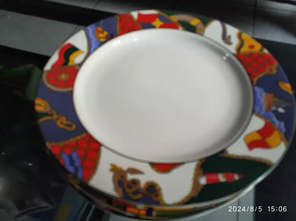 Piring keramik besar diameter 29Cm