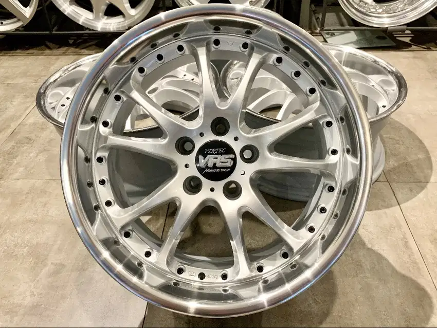 Velg Manaray Vertec VR5, R-18, Lebar 8.5, PCD 5 x 114