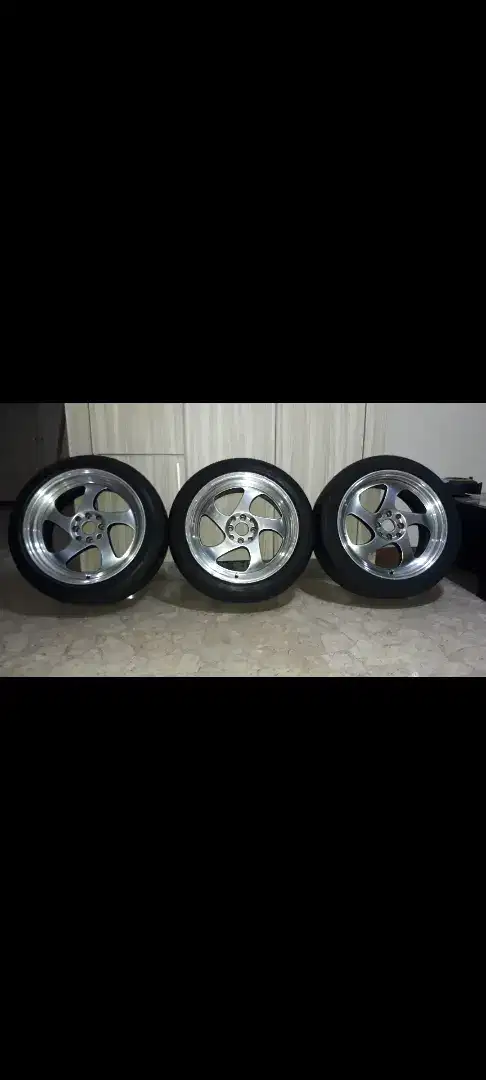 Velg R17 pcd 4X100+114 cuma 3 biji