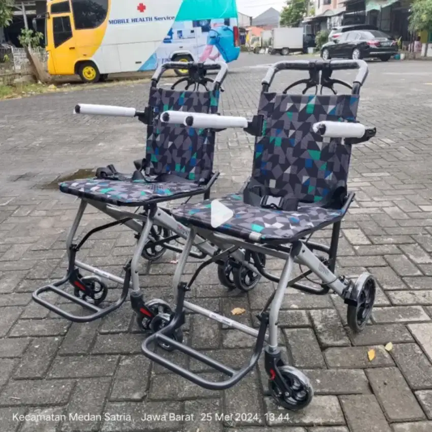 Kursi roda traveling onehealth full black (baru)