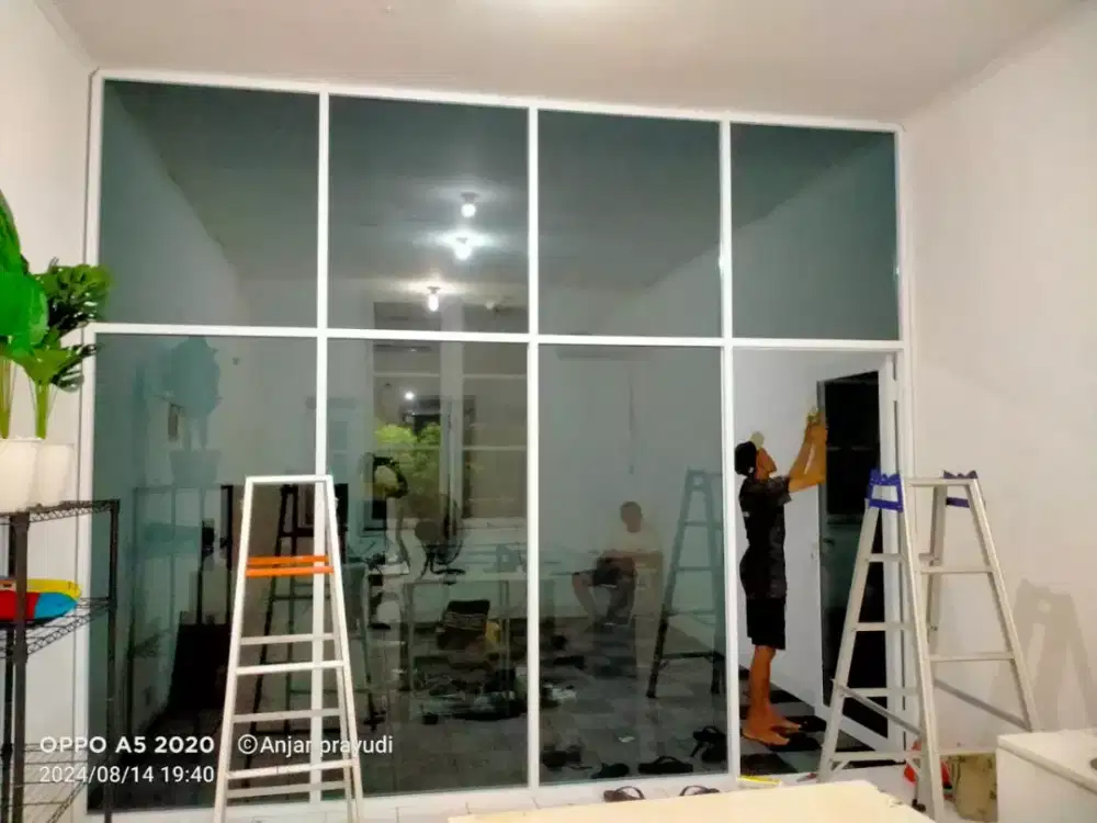 Pemasangan kaca dan pintu alumunium
