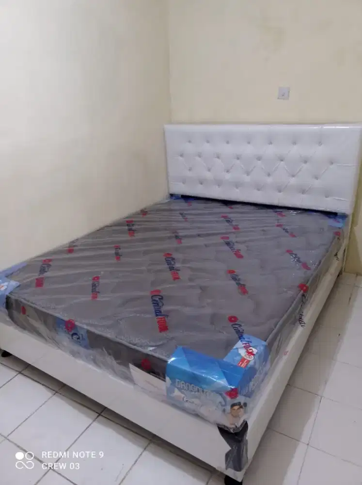 1 SET DIPAN + KASUR BUSA CENTRAL UK 160 X 200 CM TEBEL KASUR 20 CM