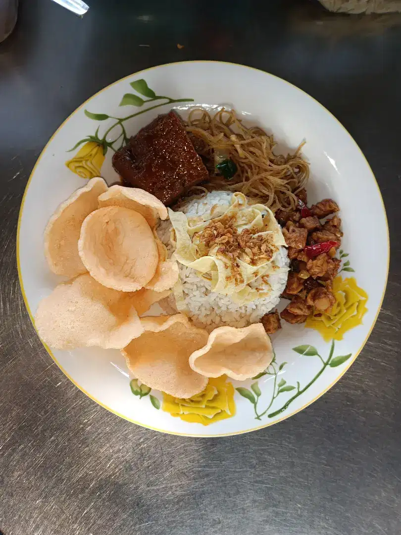 Dibutuhkan karyawan Untuk Warung makan