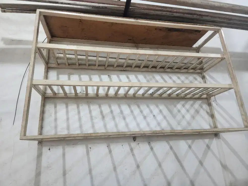 Rak besi hollow kuat