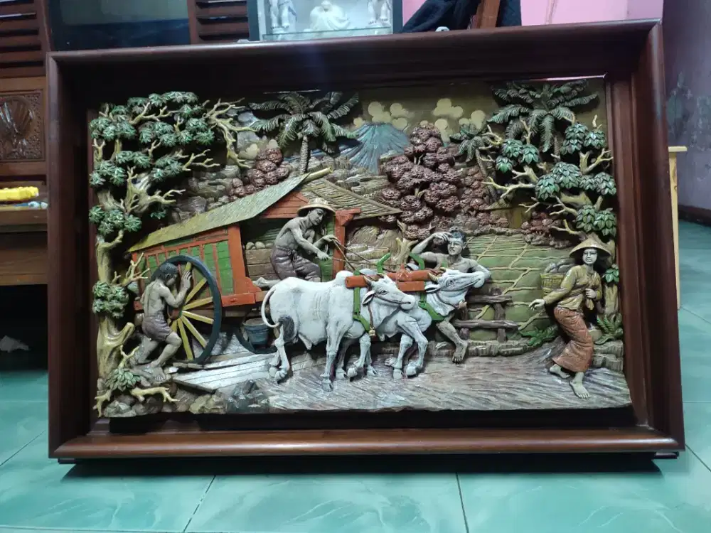 Lukisan relief tua ukiran kayu jati Besar