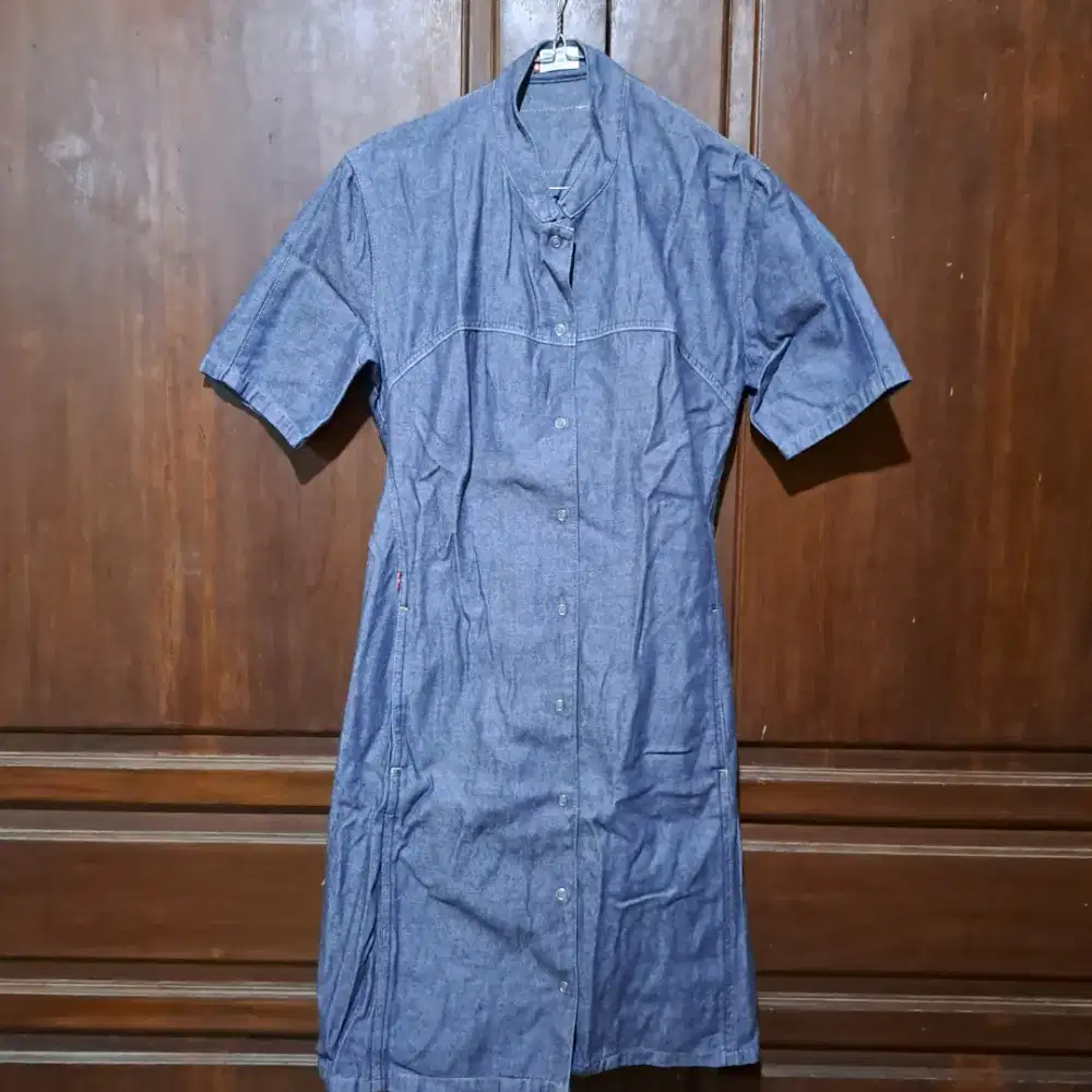 Dress levis enjiner,up 95%
