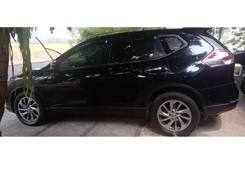 Dijual Cepat Nissan Xtrail 2.5 AT thn 2015 good condition