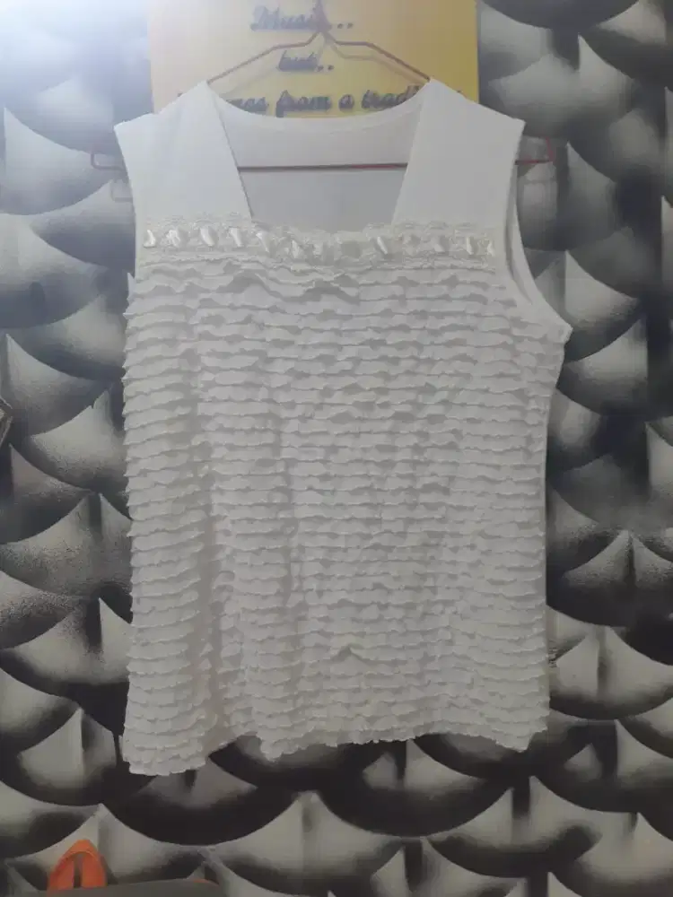 Tanktop ruffle wanita preloved tjap karoeng