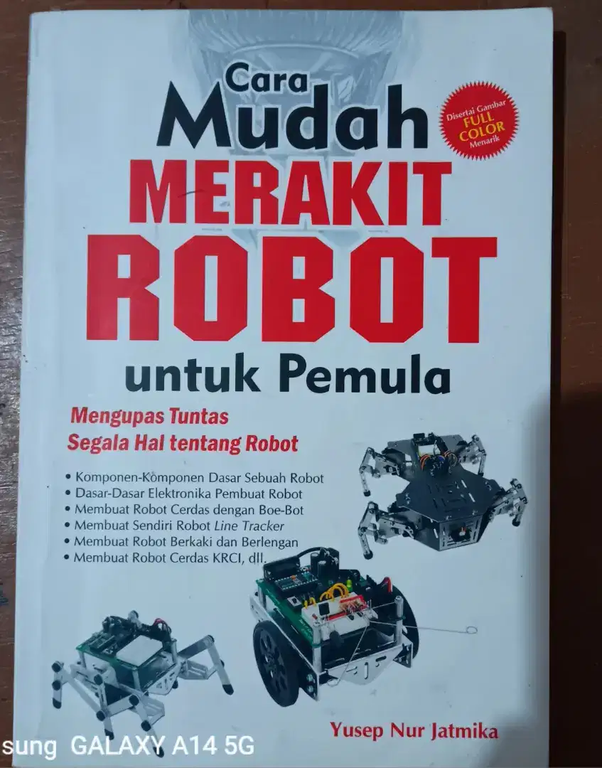 Buku meracik robot