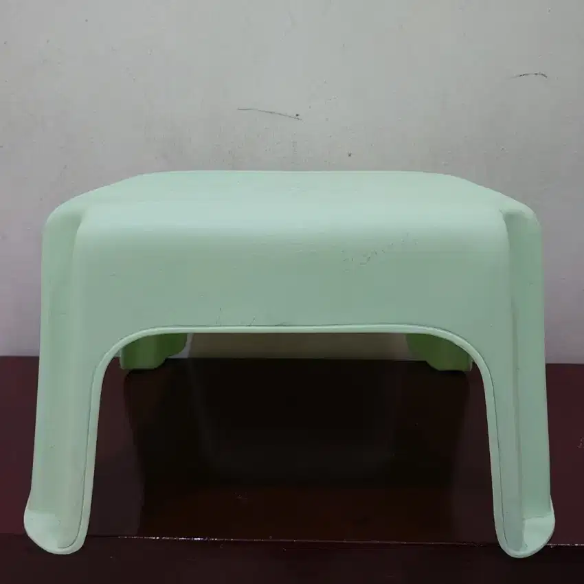 Bangku plastik Green Leaf 1202