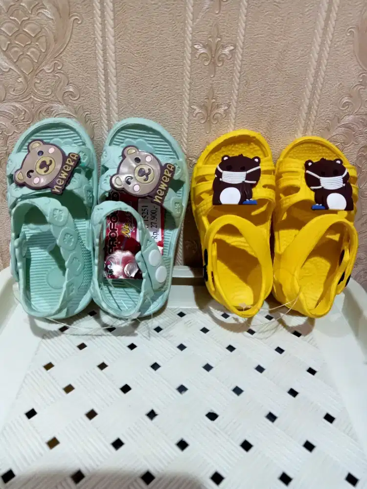 Sendal jelly size 21-22
