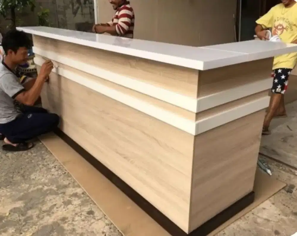 Meja resepsionis custom