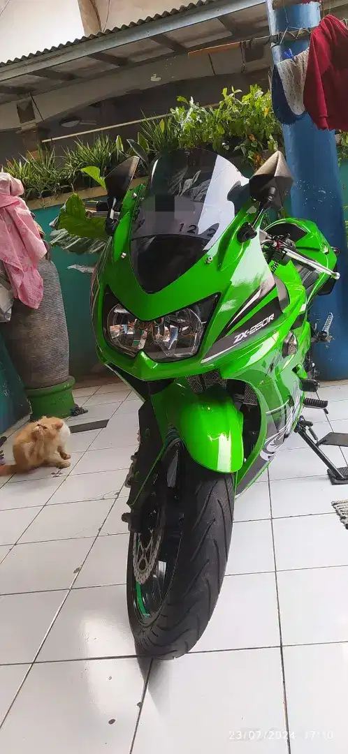 Motor Kawasaki ninja 250 R karbu tahun 2009 limited edition