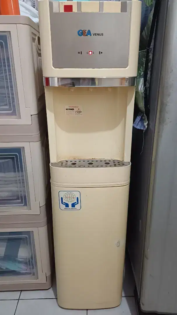 Dispenser Gea Galon Bawah