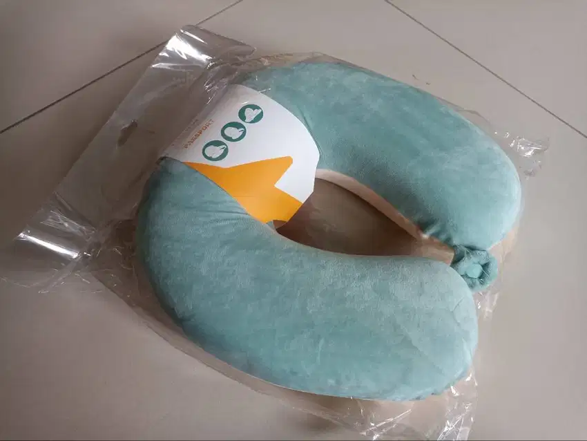 PASSPORT Neck Pillow (Bantal Leher) for Travelling