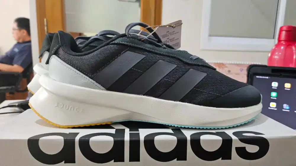 Adidas sepatu Heawyn Shoes 42 2/3