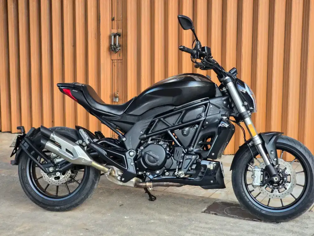 Moge Cruiser Benelli 502 C th 2021 Odo 10rb Like New Antik Siap Turing